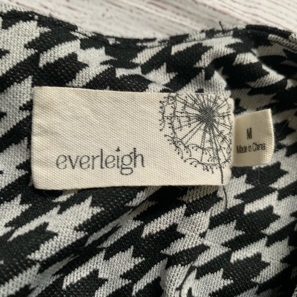 Everleigh Black and Gray Houndstooth Checkered 3/4 Balloon Sleeves Top in Size M - Picture 6 of 10